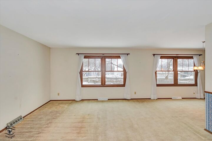 Property Photo:  9 Cebold Drive  IL 60538 