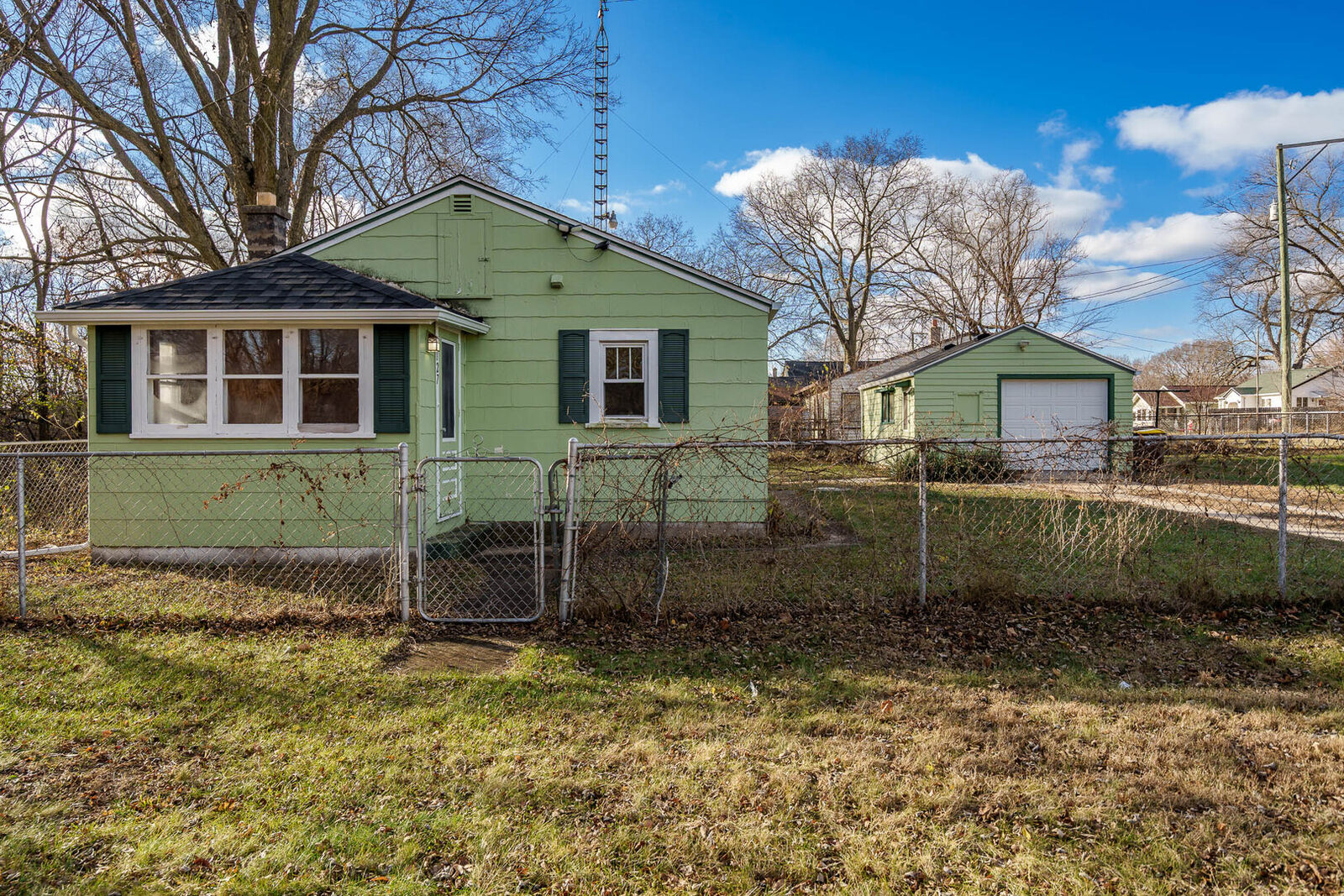 Property Photo:  827 Sawyer Road  IL 61109 