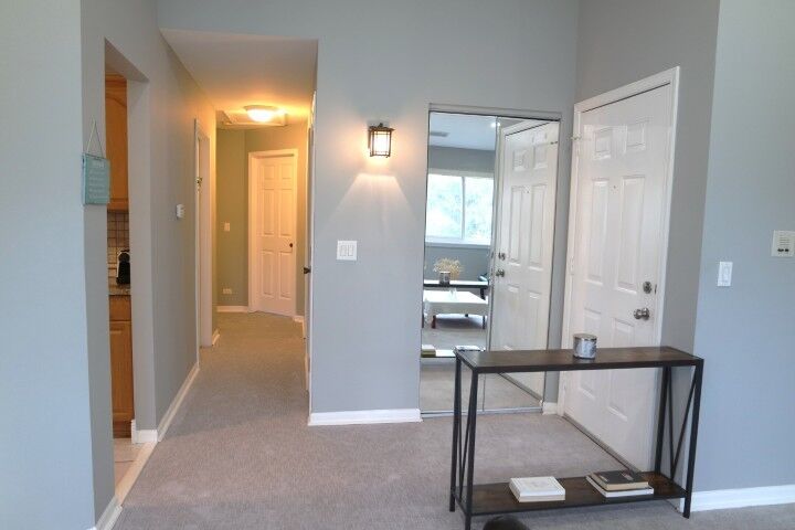 Property Photo:  1500 Canbury Court B2  IL 60090 