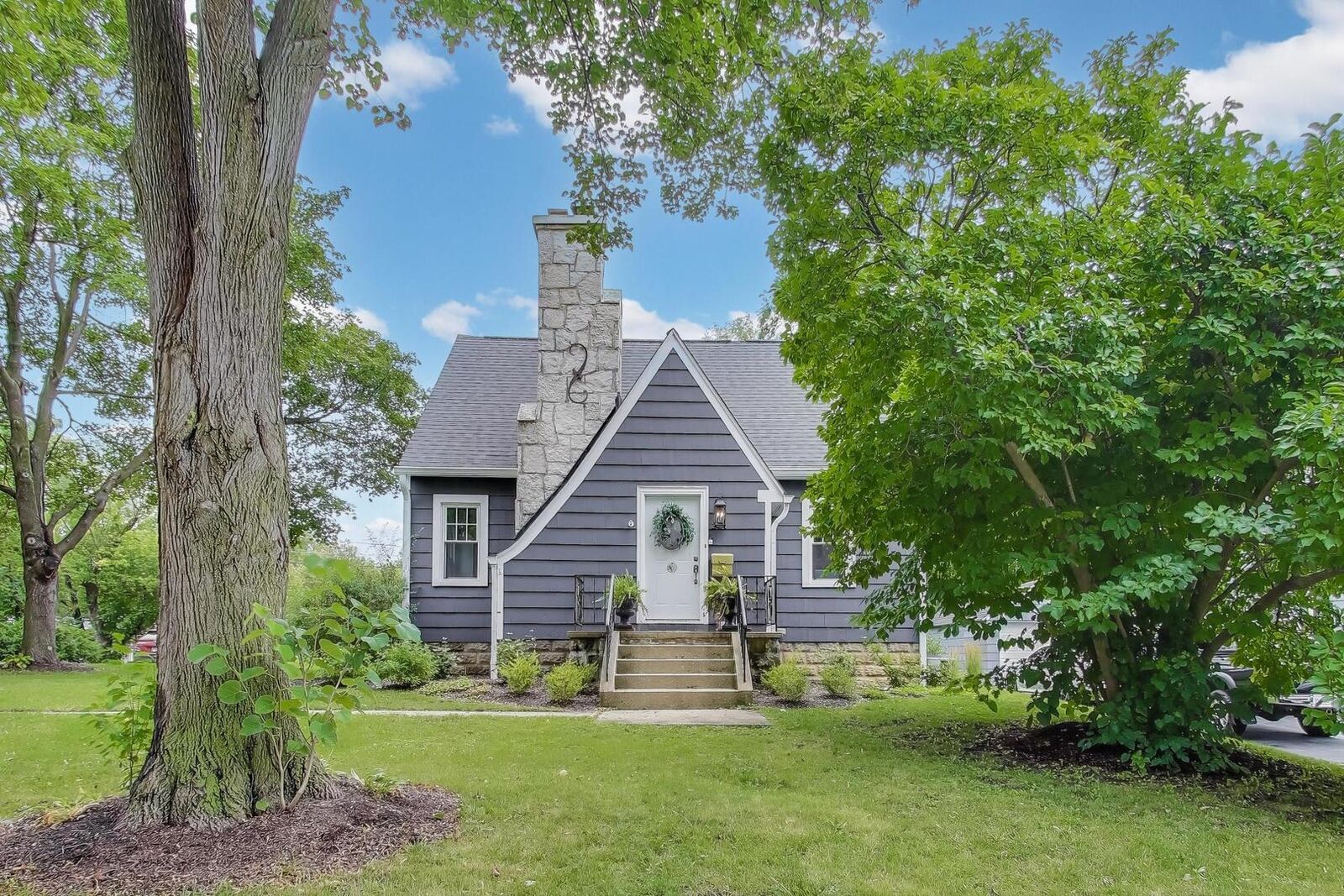 Property Photo: 201 George Street IL 60010