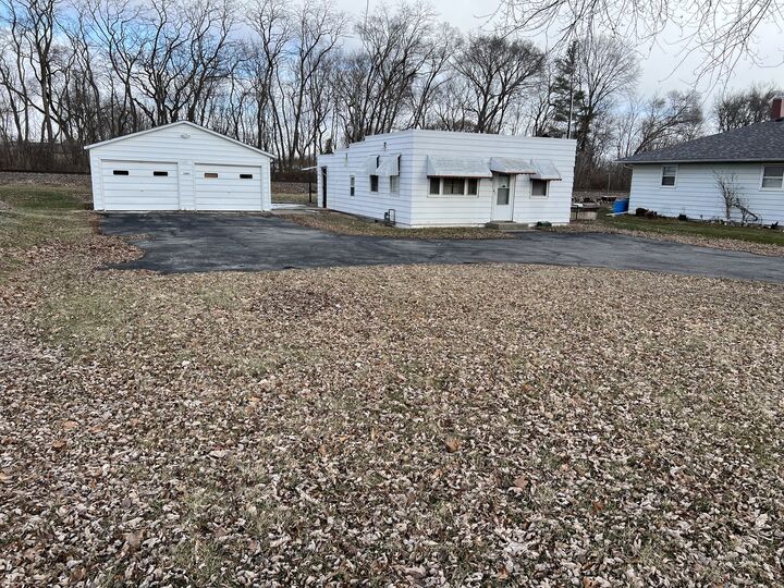 Property Photo:  1641 Jericho Road  IL 60506 