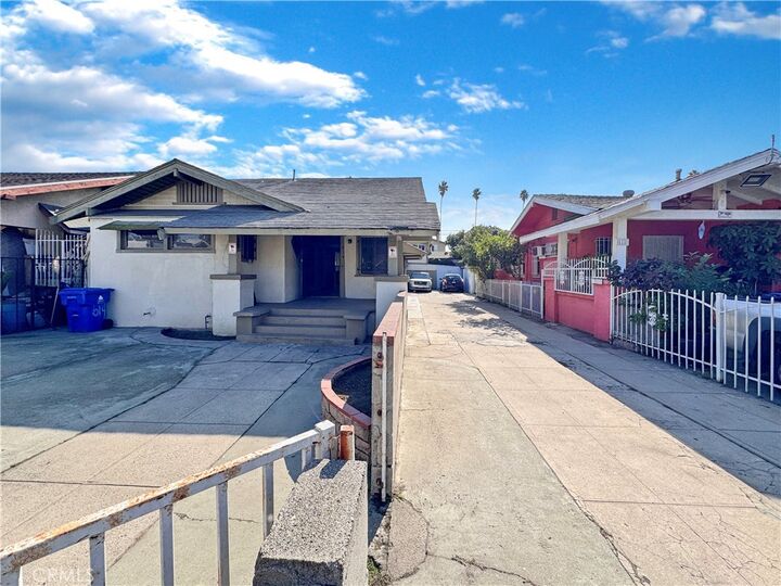 Property Photo:  614 W 60th Street  CA 90044 