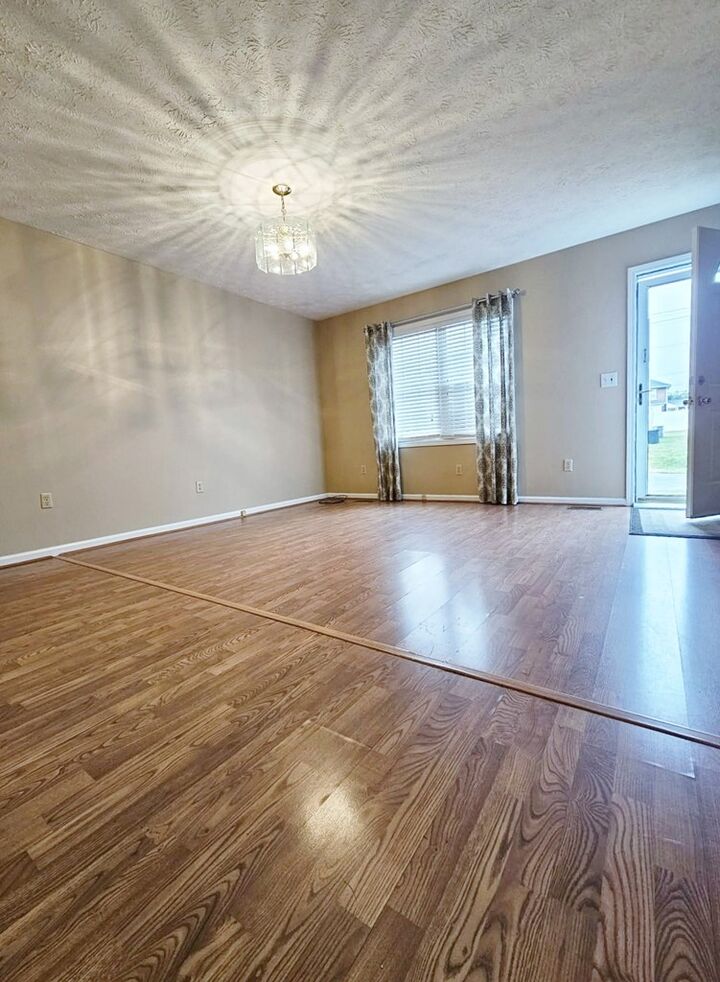 Property Photo: 305 Austin Street WV 24740