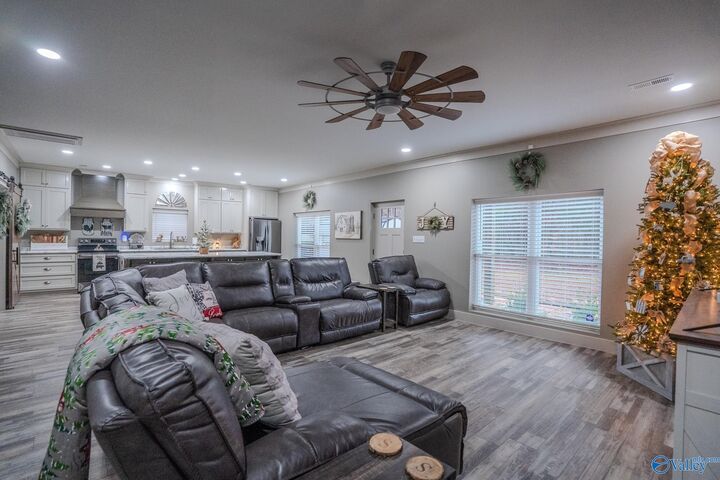 Property Photo: 4536 Danville Road SW AL 35603