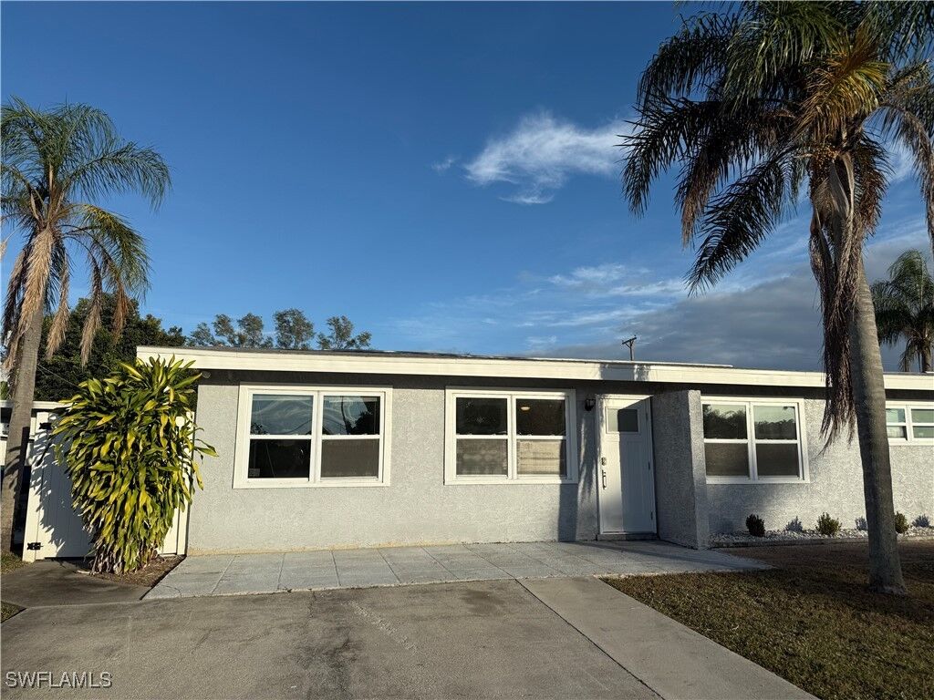 Property Photo:  6675 Fiesta Way  FL 33919 