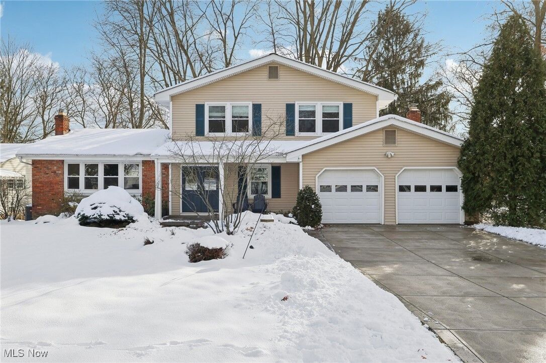 Property Photo: 33630 Carriage Park Drive OH 44139