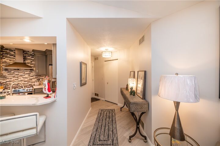 Property Photo: 1173 Red Tail Hawk Court 5 OH 44512