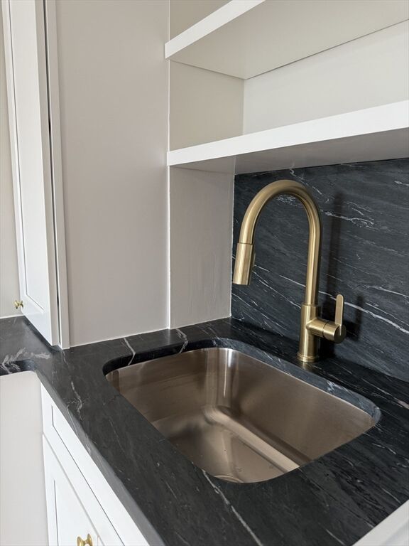 Property Photo:  313 Essex St 203  MA 01979 