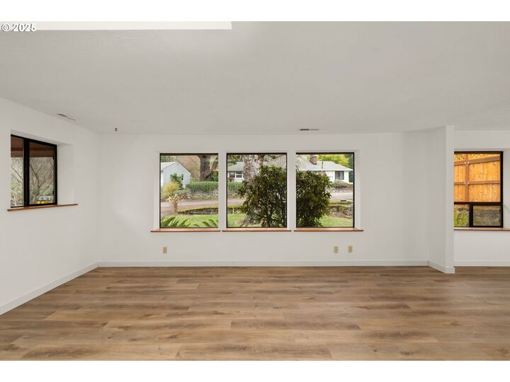 Property Photo:  2634 SW Mitchell Ct  OR 97239 