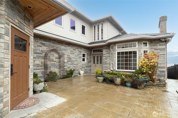 Property Photo:  220 SW 292nd Street  WA 98023 