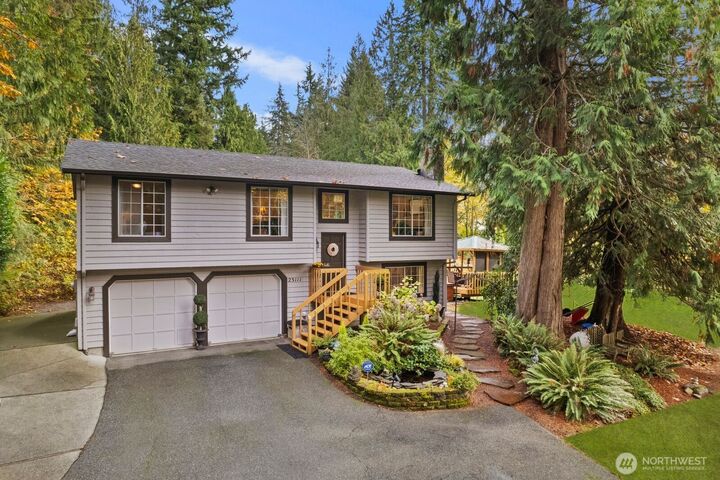 Property Photo:  23111  165th Avenue SE  WA 98272 