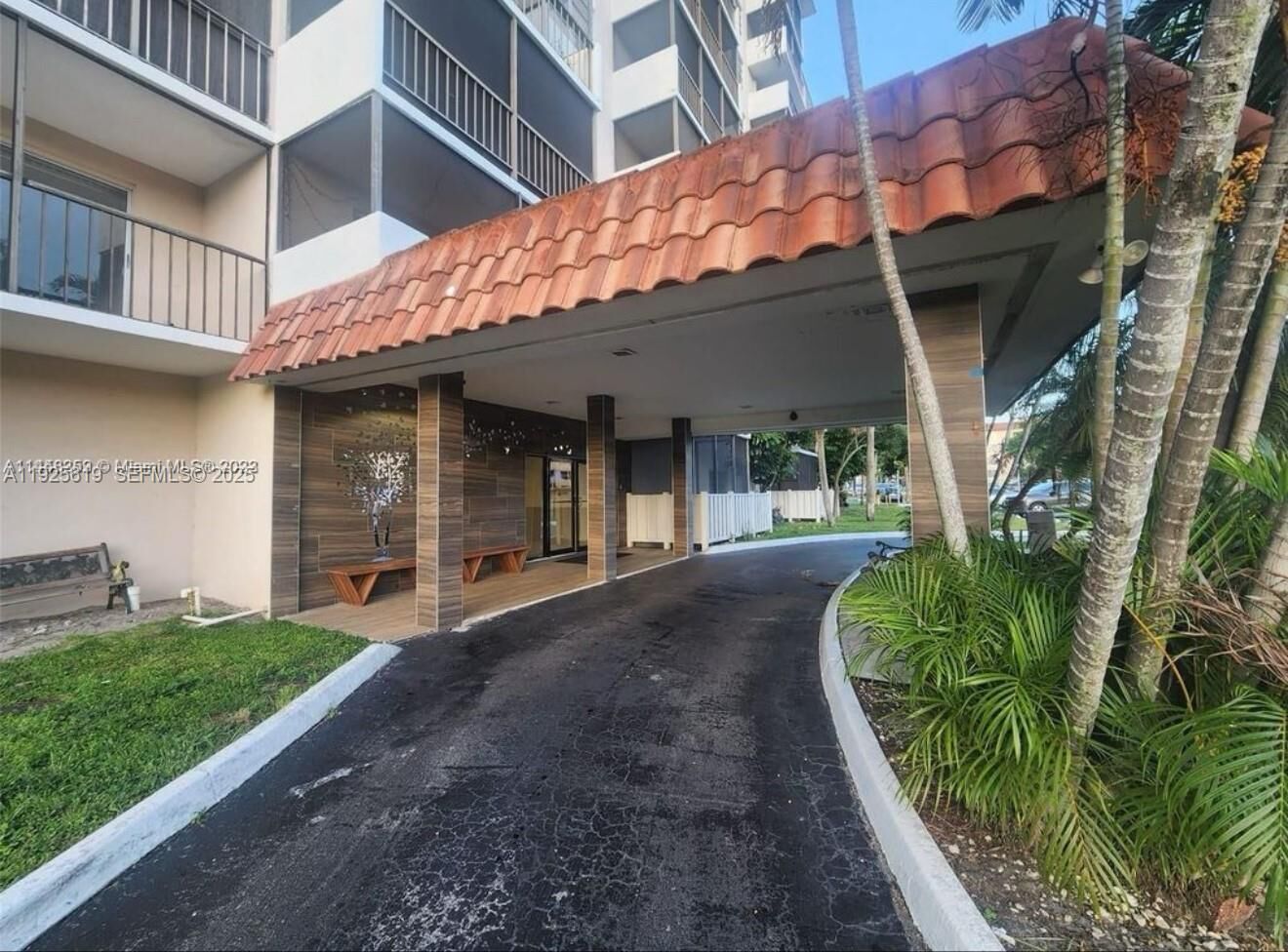 Property Photo: 4164 Inverrary Dr 406 FL 33319