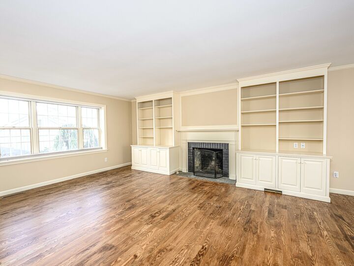 Property Photo: 3 Essex Lane 3 CT 06443