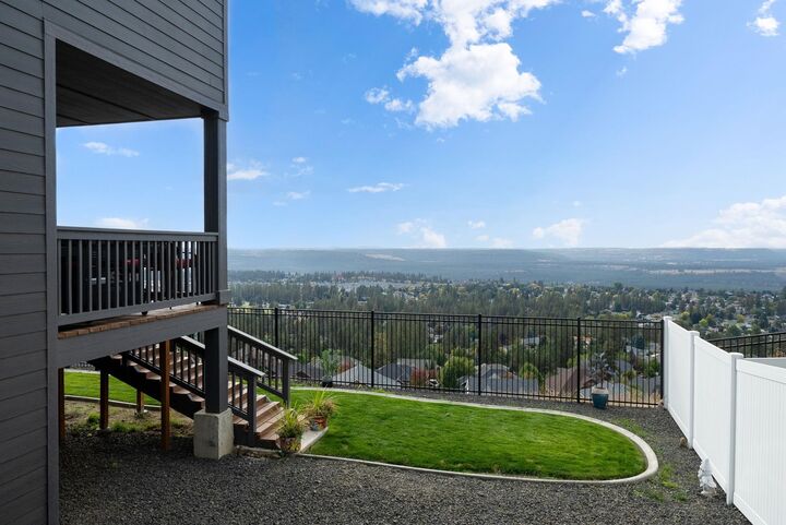 Property Photo: 10571 N Paiute Dr WA 99208