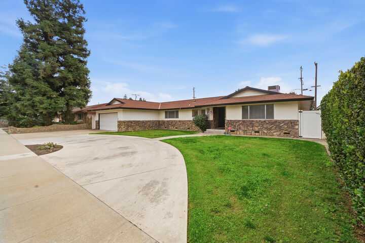 Property Photo: 273 E Gannon Drive CA 93274
