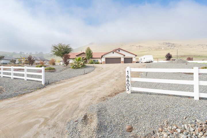 Property Photo: 16605 Deer Creek Drive CA 93265