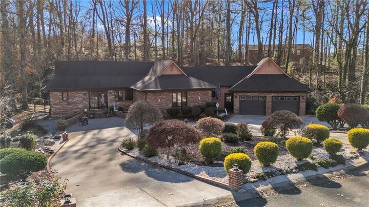 Property Photo:  172 Laurel Mountain Road  NC 28659 
