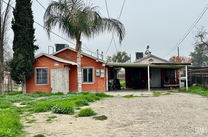 2403 S I Street  Bakersfield CA 93304 photo