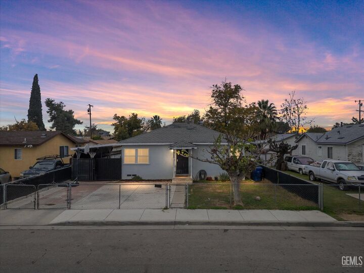 920 Richmond Street  Bakersfield CA 93307 photo