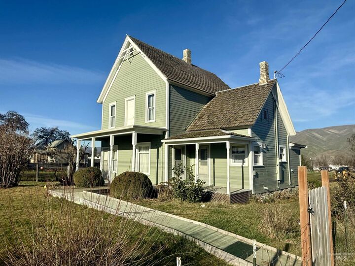 Property Photo:  1368 Chestnut St.  WA 99403 