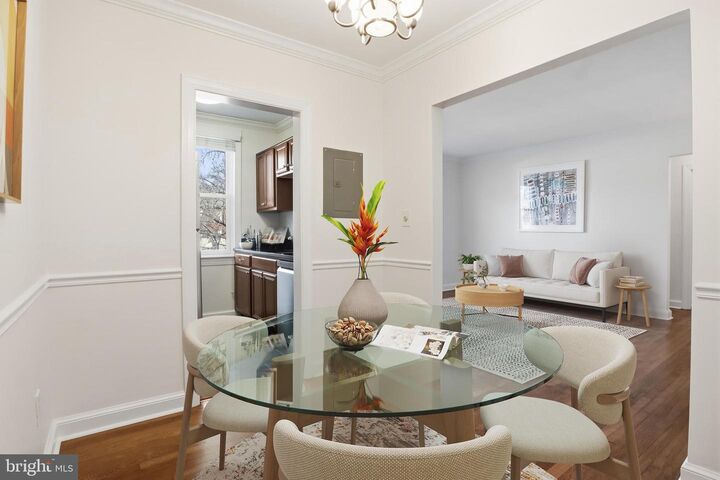 906 S Washington Street 211  Alexandria VA 22314 photo