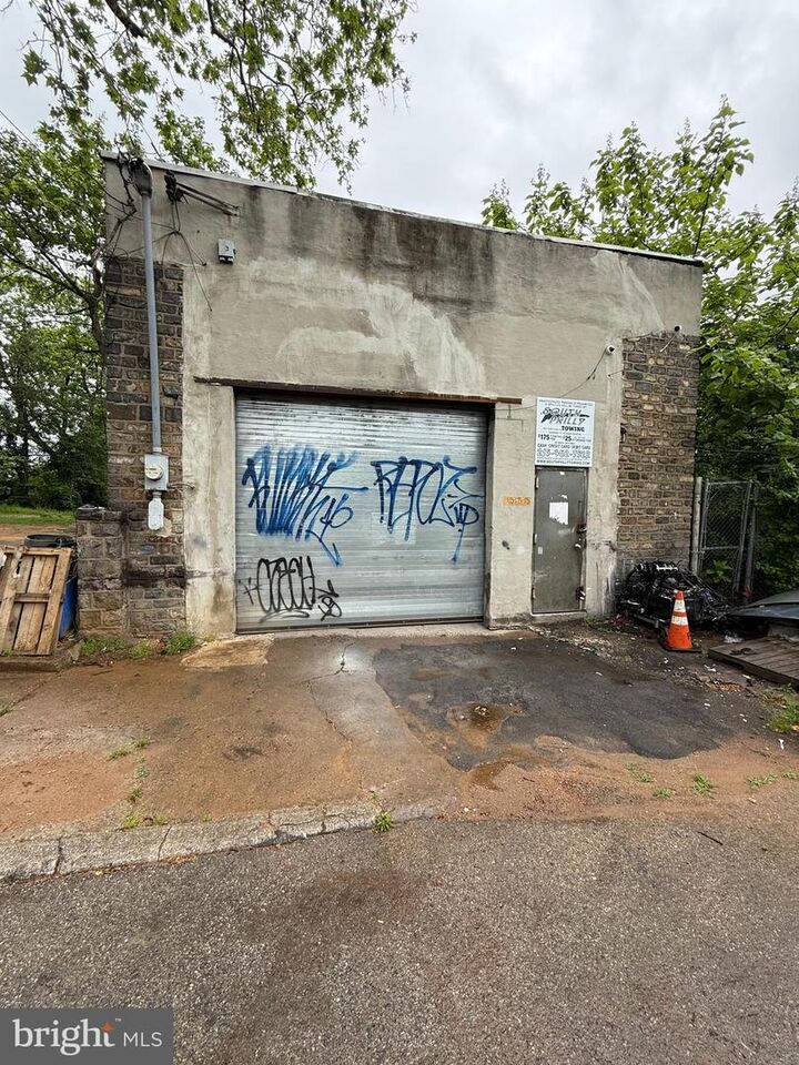 1513 S 48th Street 15  Philadelphia PA 19143 photo