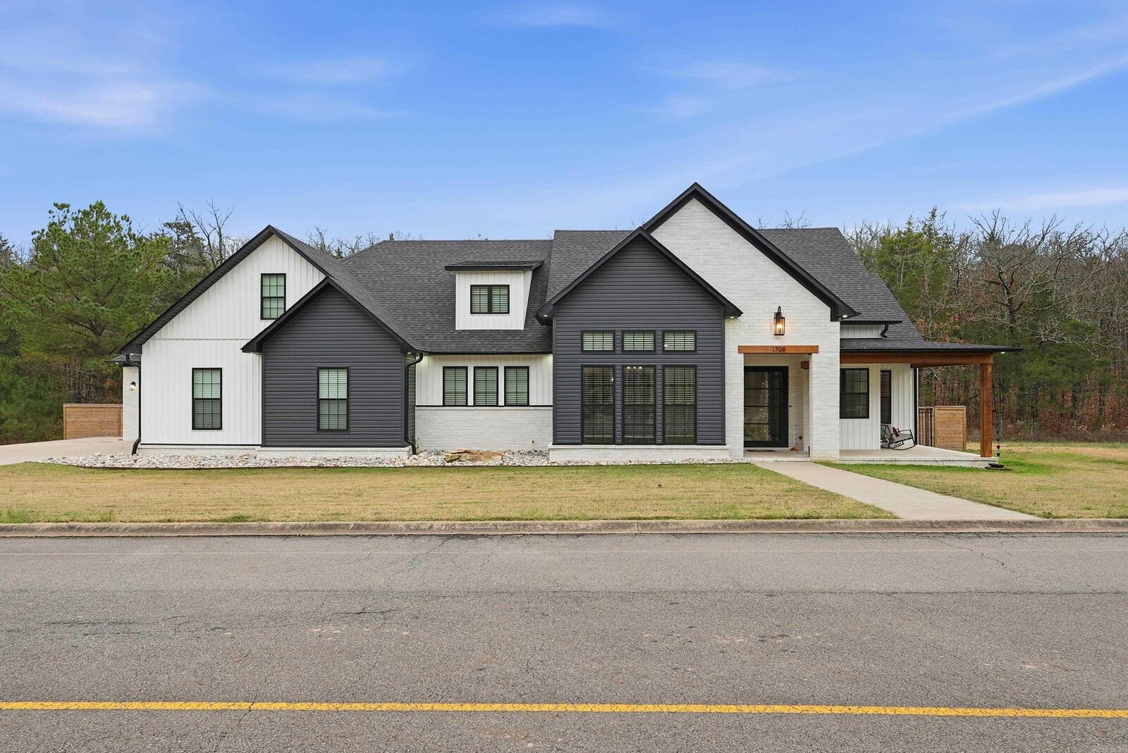 Property Photo:  1708 E Holloway St  AR 72110 