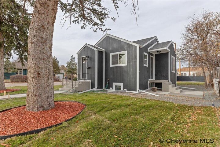 Property Photo: 922 W Pershing Blvd WY 82001