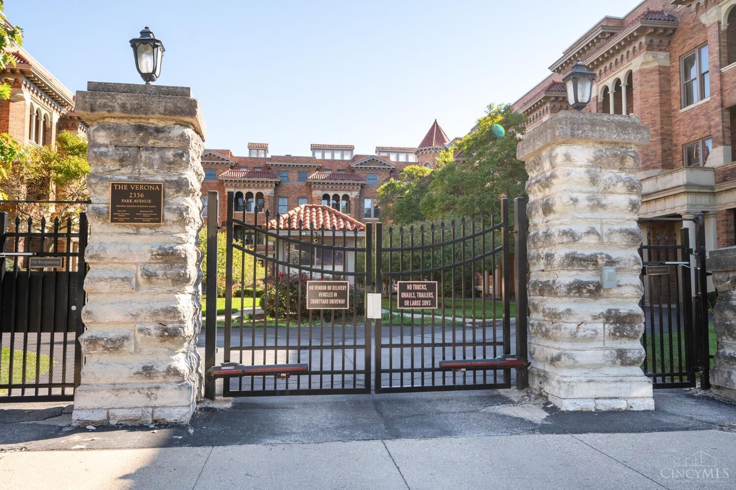 Property Photo: 2356 Park Avenue OH 45206