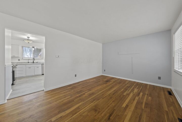 Property Photo: 5137 Holbrook Drive OH 43232