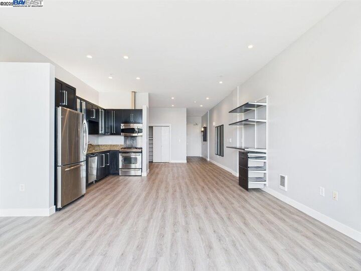 Property Photo: 1001 46th St 220 CA 94608