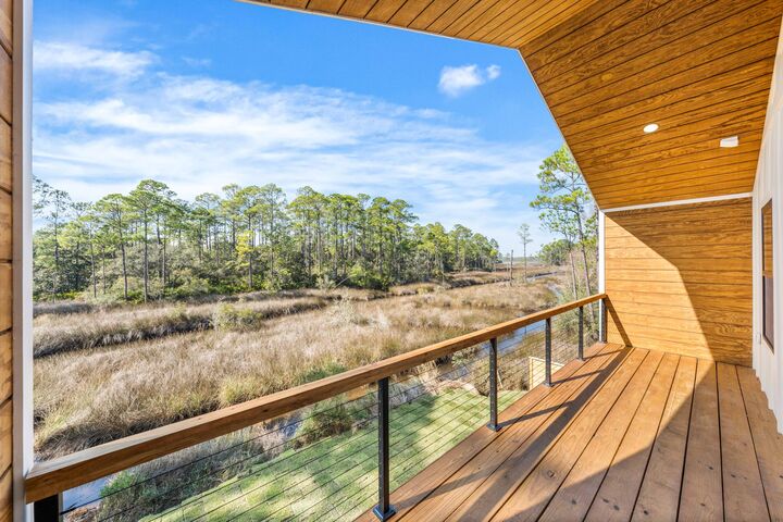 Property Photo: 1317 N Co Highway 393 FL 32459