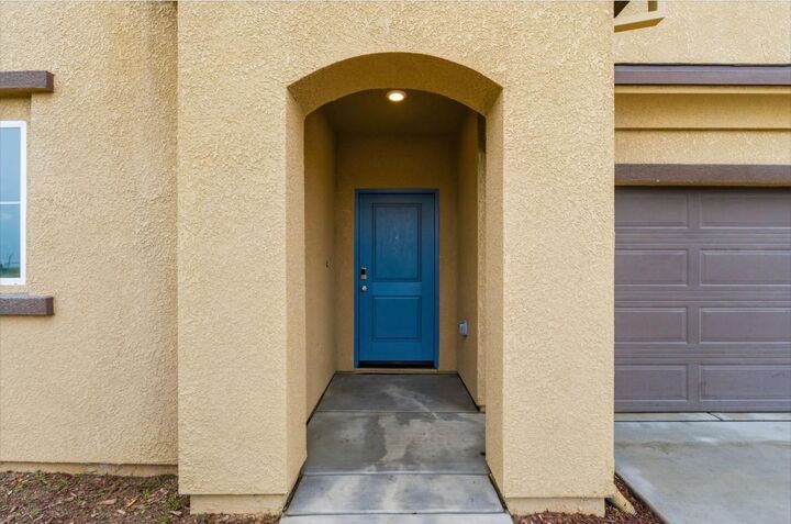 Property Photo:  1462 W Randy Court  CA 93625 