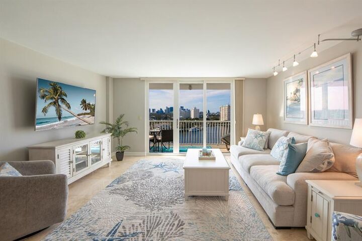 Property Photo: 1 Las Olas Circle 1205 FL 33316