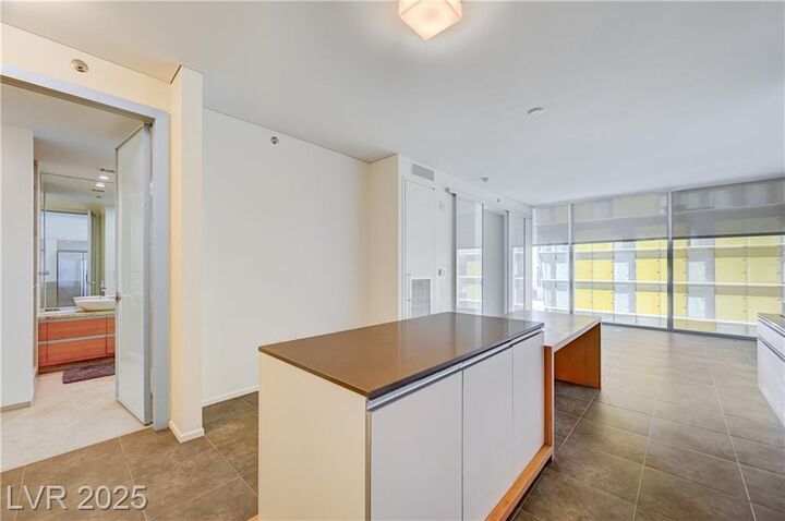 Property Photo: 3726 Las Vegas Boulevard 1811 NV 89158