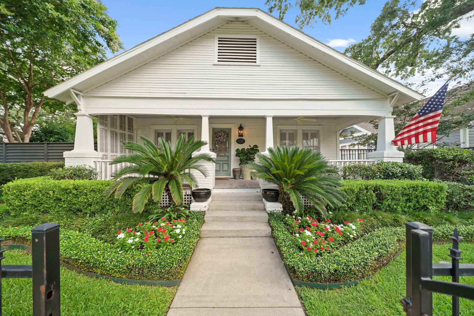 Property Photo: 1033 Highland Street TX 77009