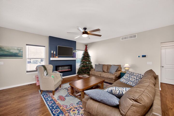 Property Photo: 2113 NW Linwood Court IA 50023