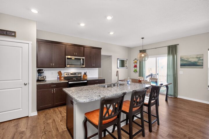 Property Photo: 2113 NW Linwood Court IA 50023