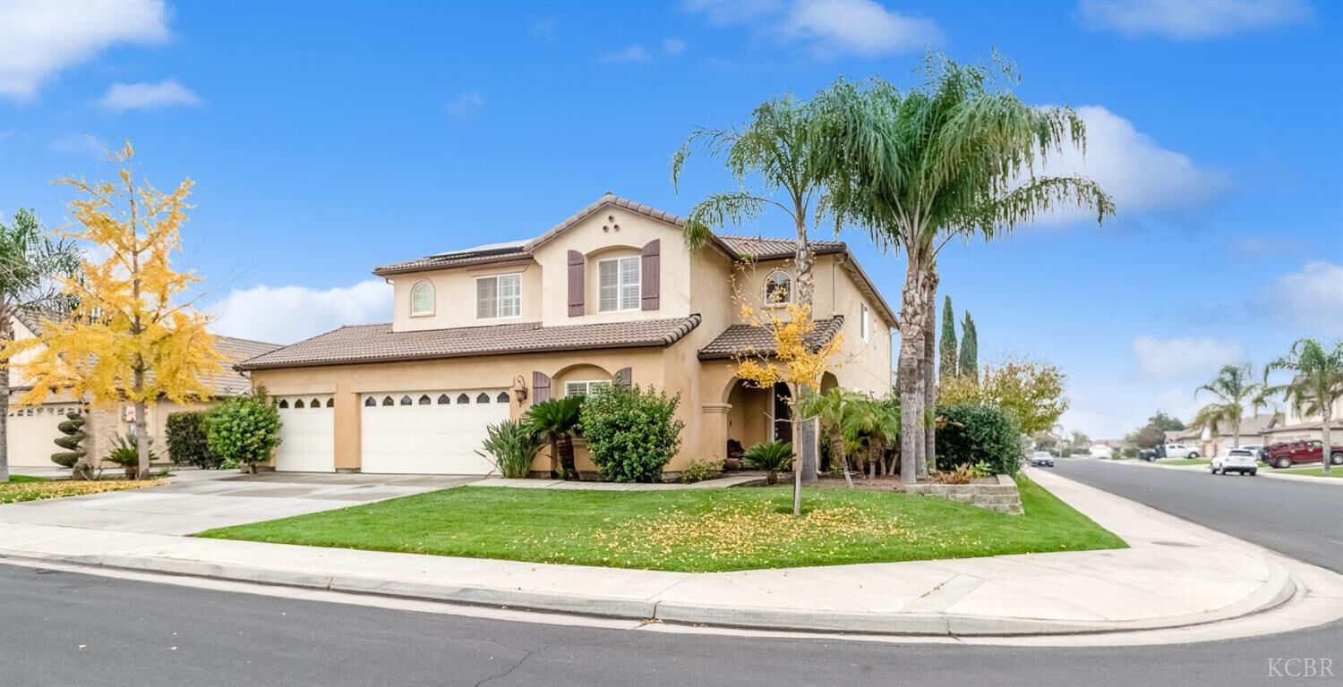 Property Photo: 1942 N Sonoma Court CA 93230