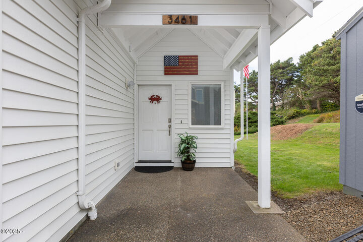 Property Photo:  3461 NW Lee Avenue  OR 97367 