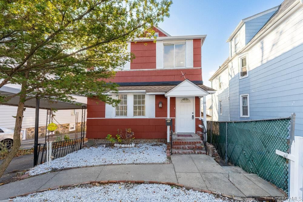 Property Photo:  22 Chestnut Place  NY 10553 