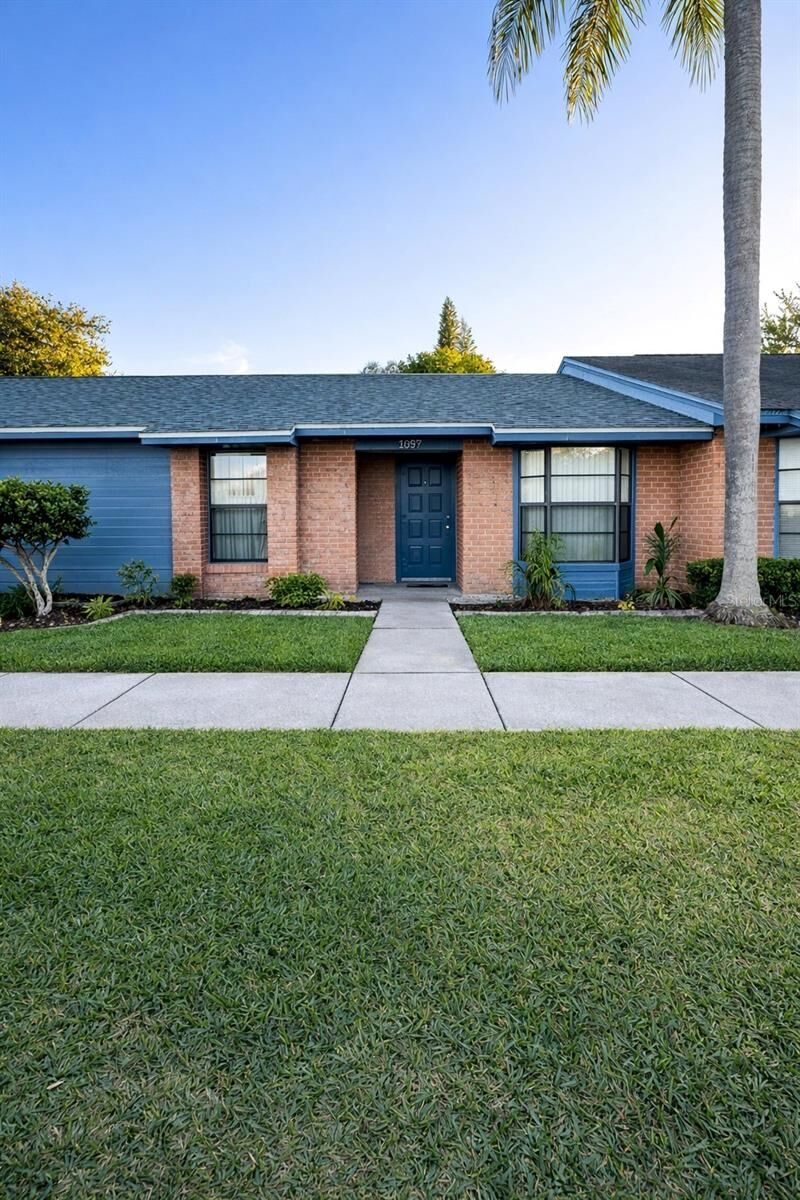 Property Photo:  2904 Squire Oak Court  FL 34769 