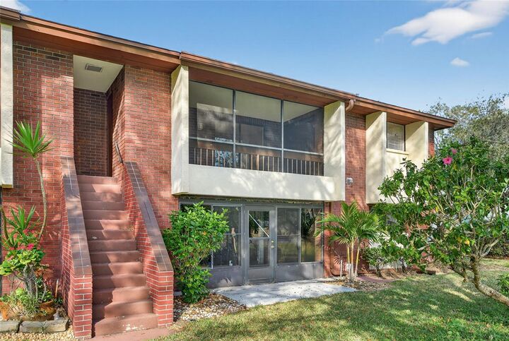 Property Photo: 214 Caryl Way FL 34677