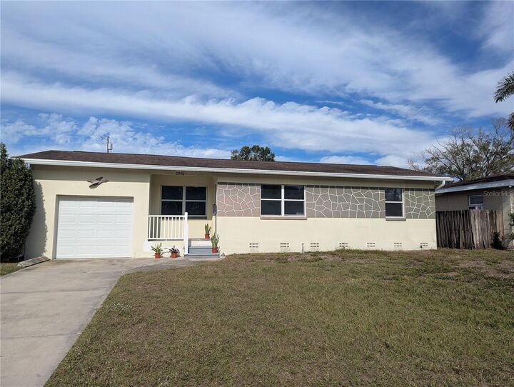 Property Photo: 2851 28th Avenue N FL 33713