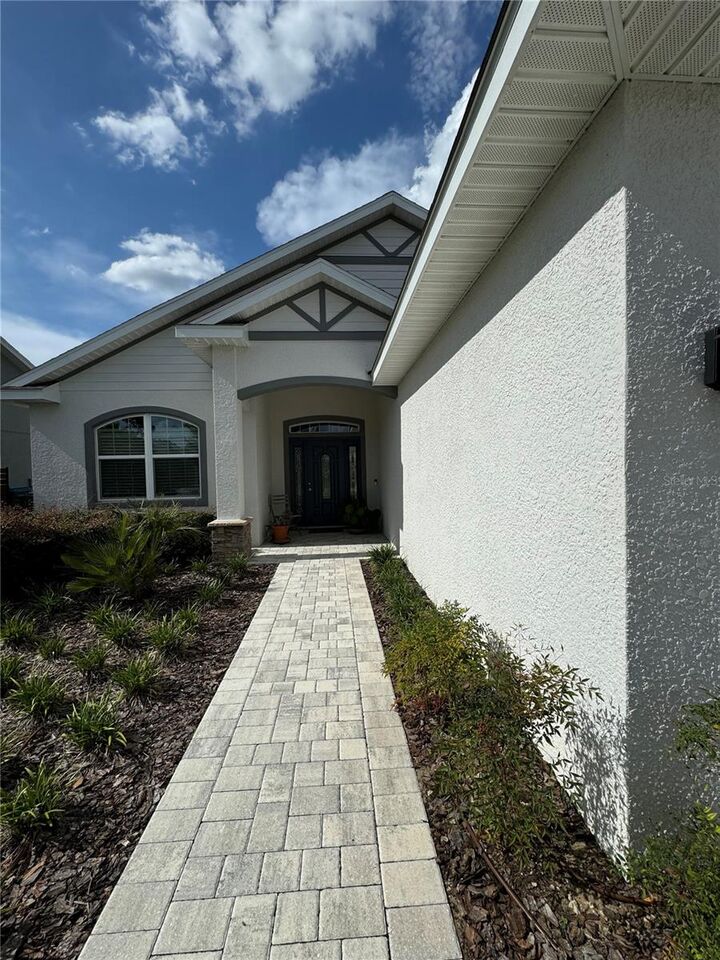 Property Photo: 5008 NE 125th Loop FL 34484