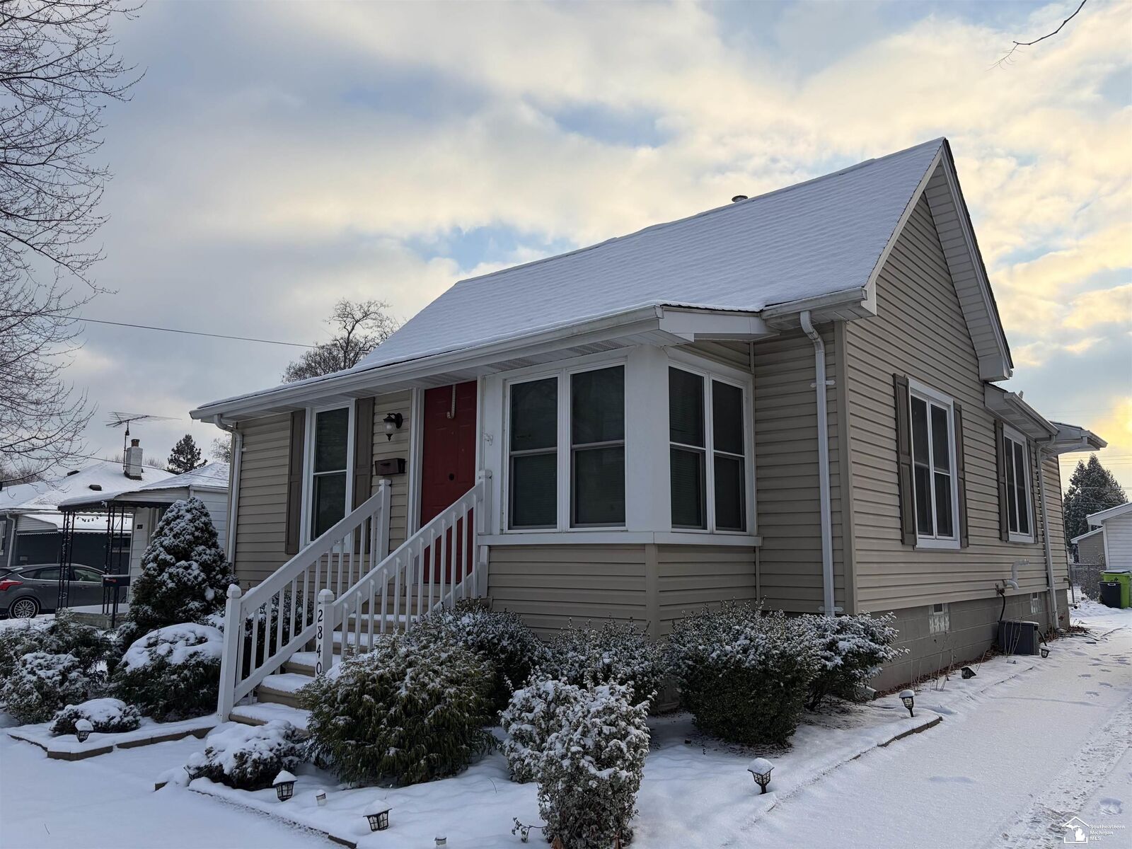 Property Photo:  28401 Seneca Street  MI 48134 