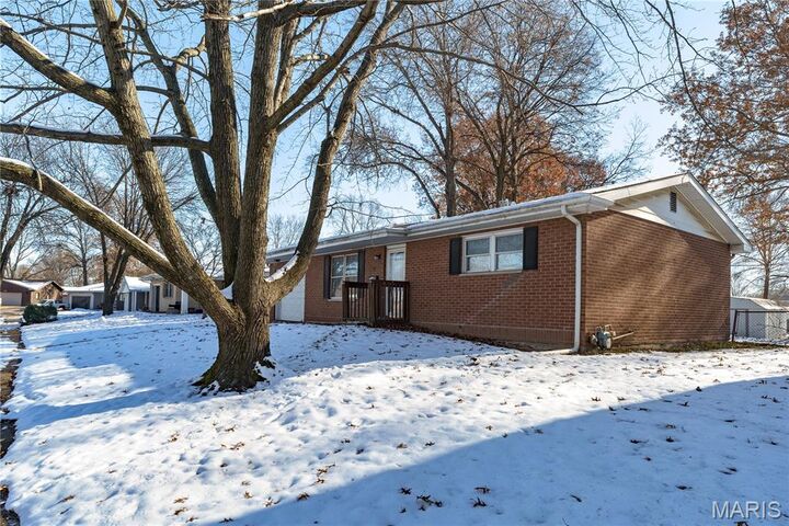 Property Photo: 14 Wilson Park Drive IL 62040