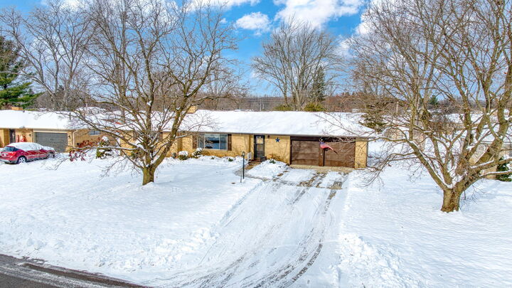 Property Photo: 912 Halstead Boulevard MI 49203