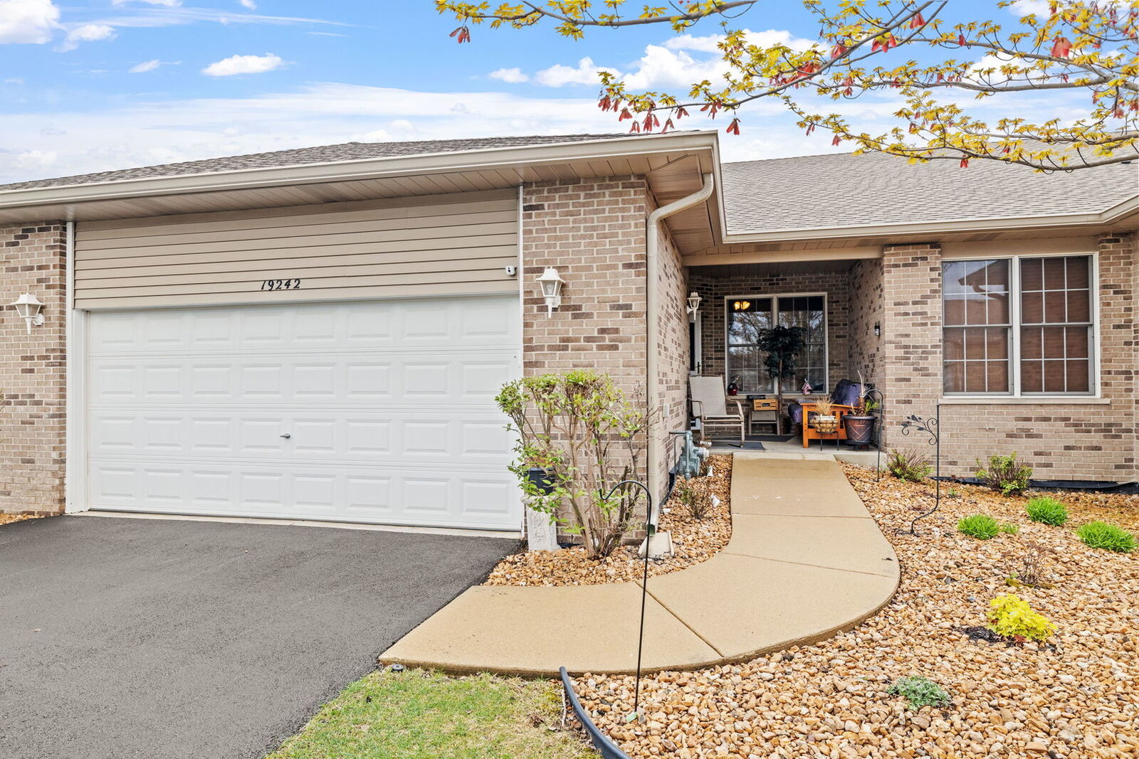 Property Photo: 19242 104th Avenue IL 60448