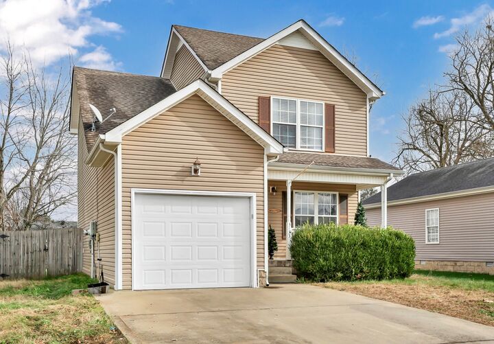 Property Photo:  3433 Foxrun Ln  TN 37042 